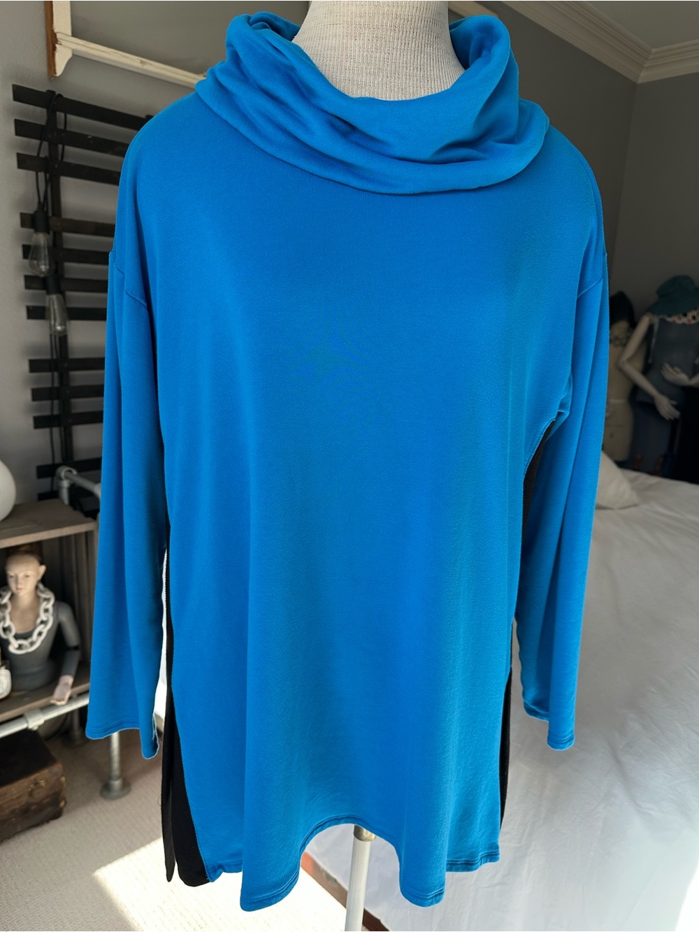 Chico's cowl neck Sweatshirt with Black Side Panels, size large (2) - Picture 3 of 10